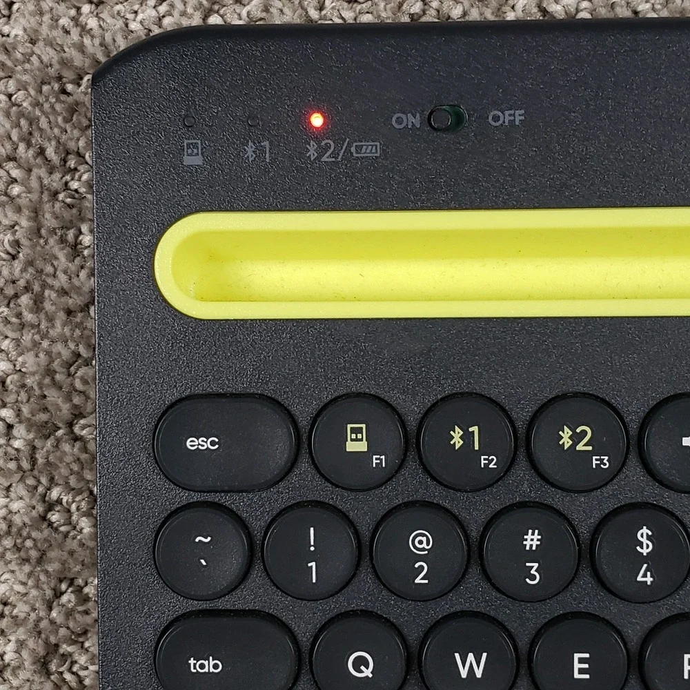 onn. Bluetooth Keyboard Black Yellow Cradle Multi-Device M 100074483 Tested Work